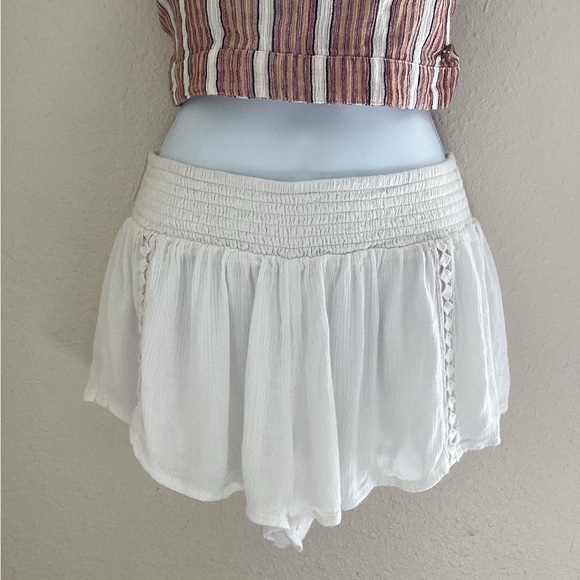 White Roxy Shorts - Picture 1 of 5